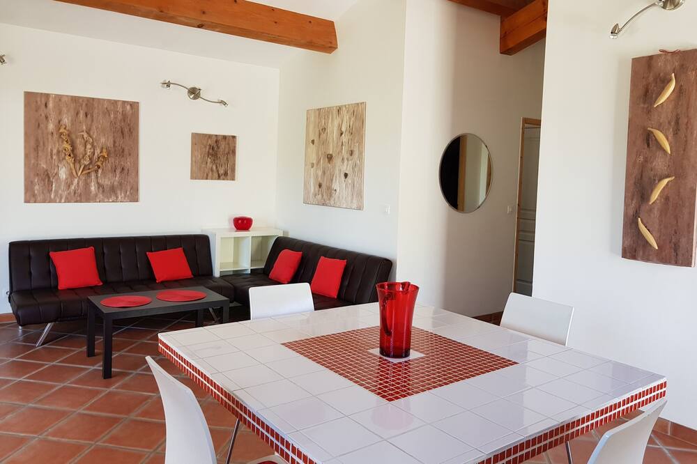 Photo of Livingroom in Montaud