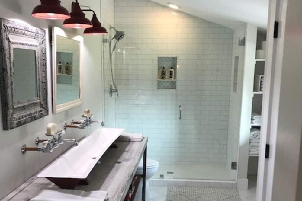 Photo of Others in Aurora