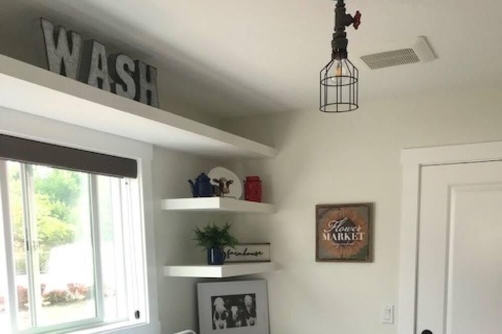 Photo of Others in Aurora