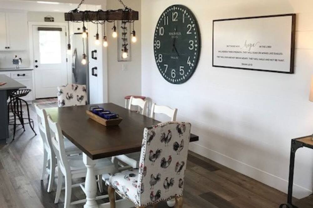 Photo of Others in Aurora