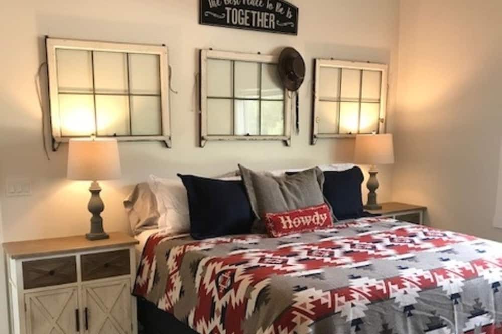 Photo of Others in Aurora