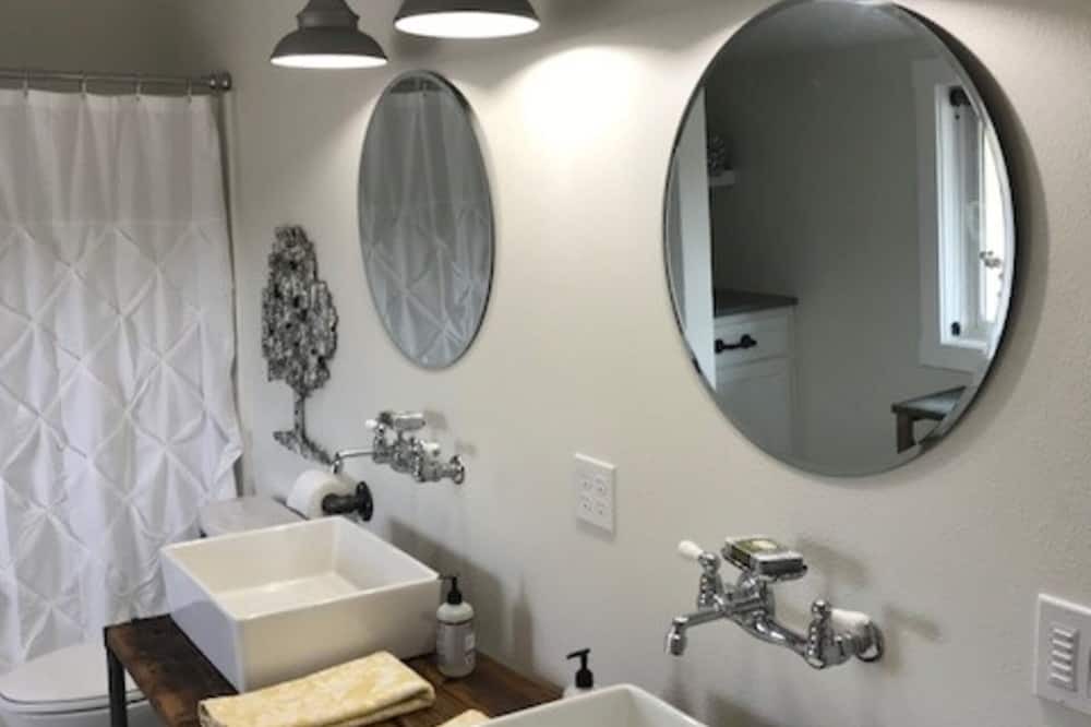 Photo of Others in Aurora