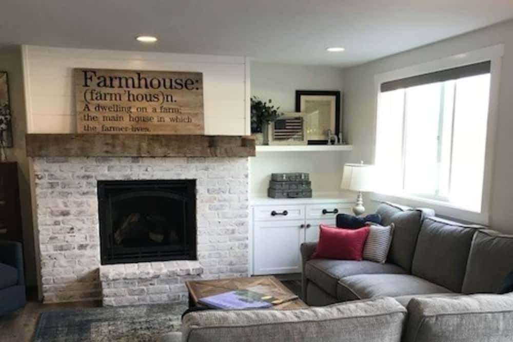 Photo of Others in Aurora