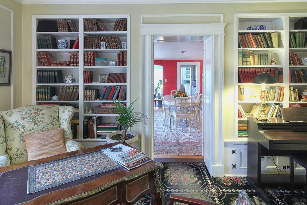 Photo of Livingroom in Whippleville