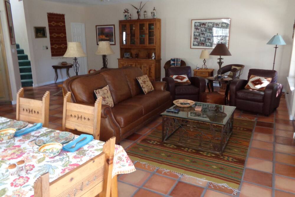 Photo of Bedroom in Northeast Heights