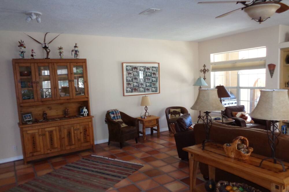 Photo of Bedroom in Northeast Heights