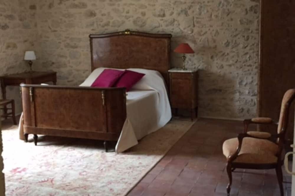 Photo of Bedroom in Bommes