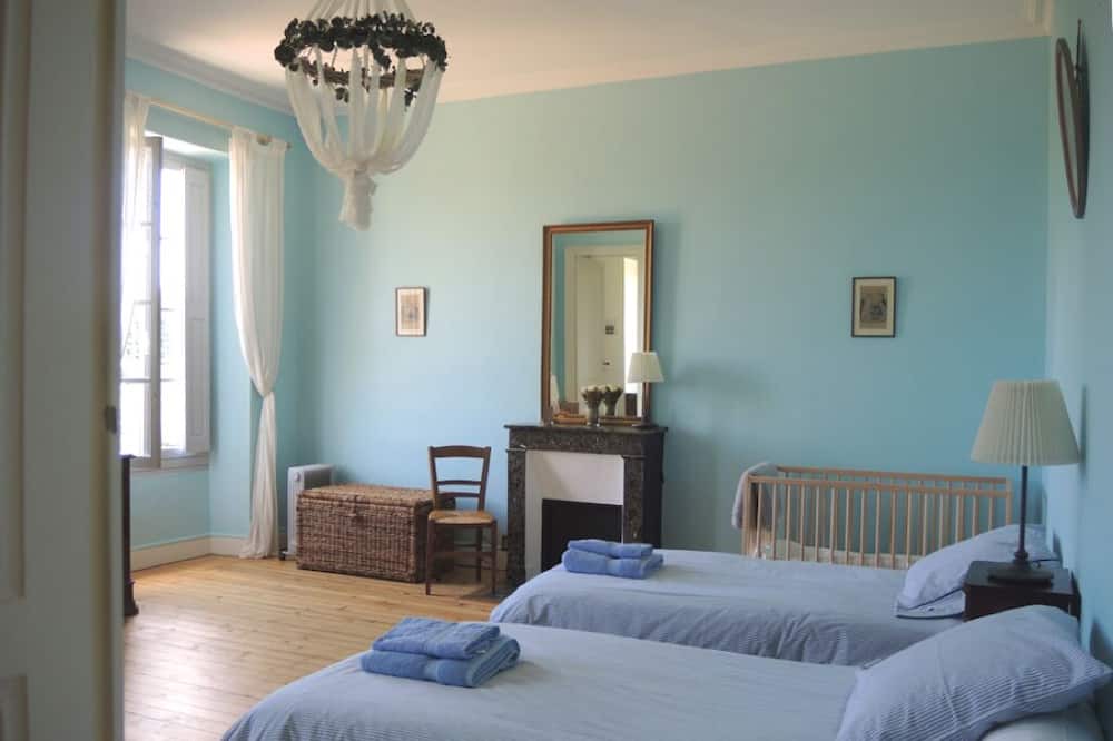 Photo of Bedroom in Bommes