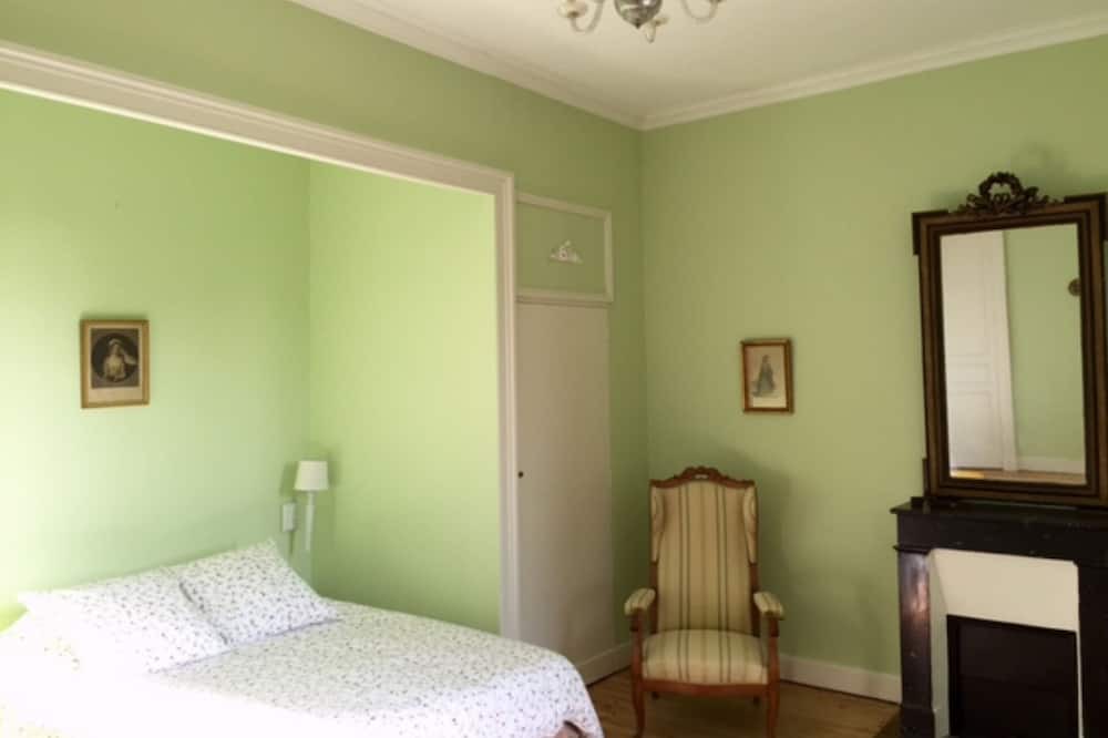 Photo of Bedroom in Bommes