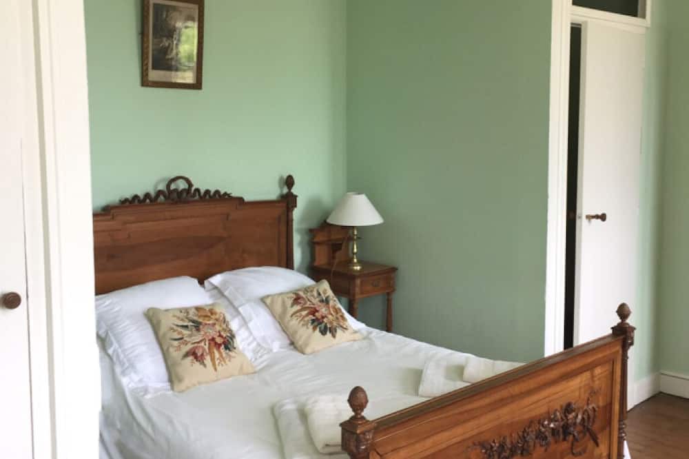 Photo of Bedroom in Bommes