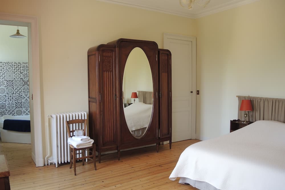 Photo of Bedroom in Bommes