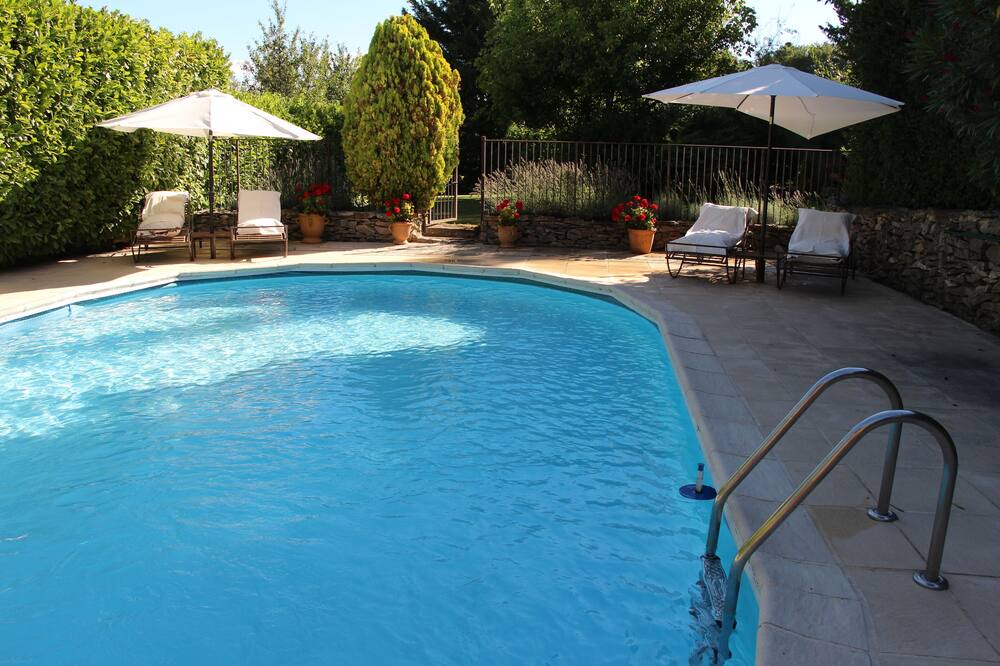 Photo of Outdoor in Saint-Jean-de-Ceyrargues