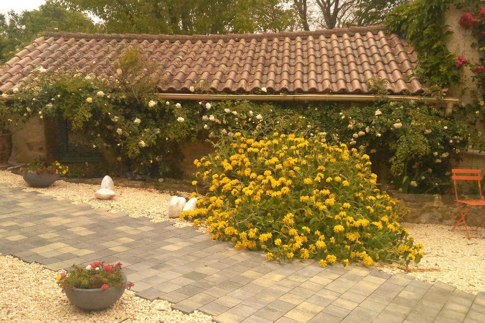 Photo of Outdoor in Saint-Jean-de-Ceyrargues