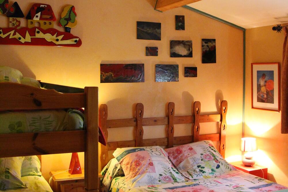 Photo of Bedroom in Saint-Jean-de-Ceyrargues