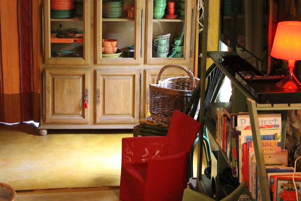 Photo of Livingroom in Saint-Jean-de-Ceyrargues