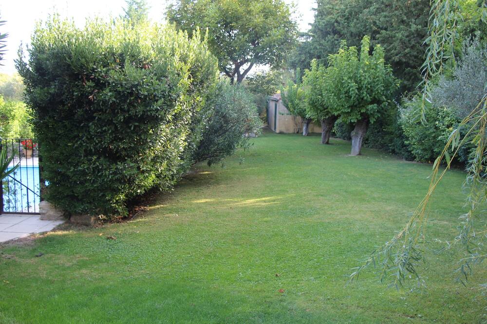 Photo of Outdoor in Saint-Jean-de-Ceyrargues