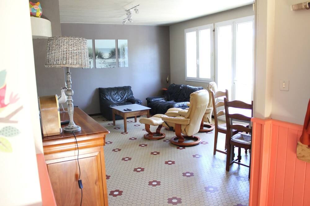 Photo of Livingroom in St Benoist-sur-Mer