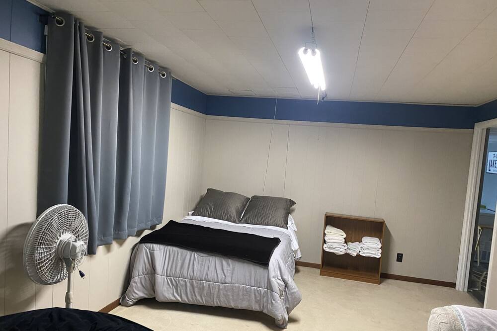 Photo of Bedroom in Camdenton