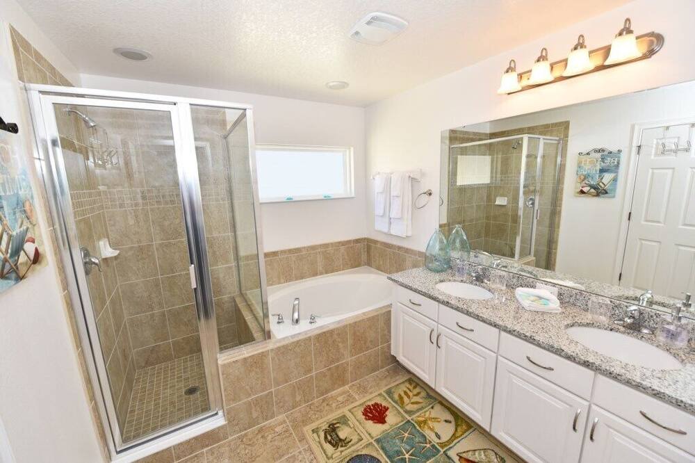 Photo of Bathroom in Watersong