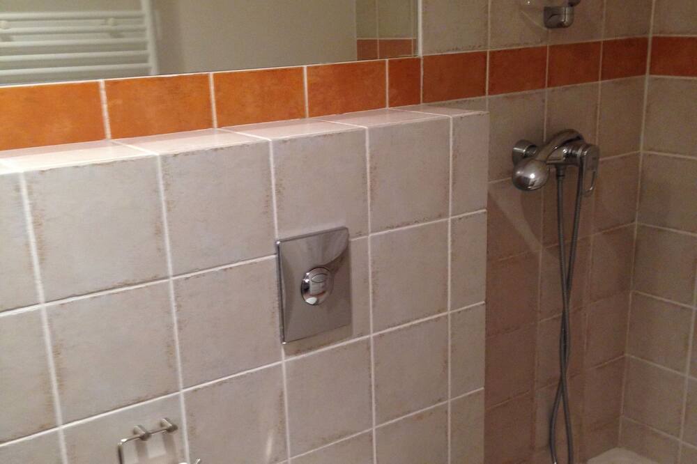 Photo of Bathroom in Saint-Michel-l'Observatoire