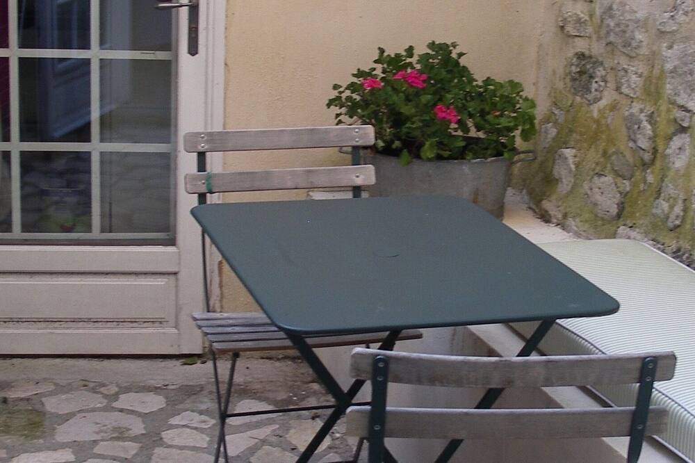 Photo of Outdoor in Saint-Michel-l'Observatoire
