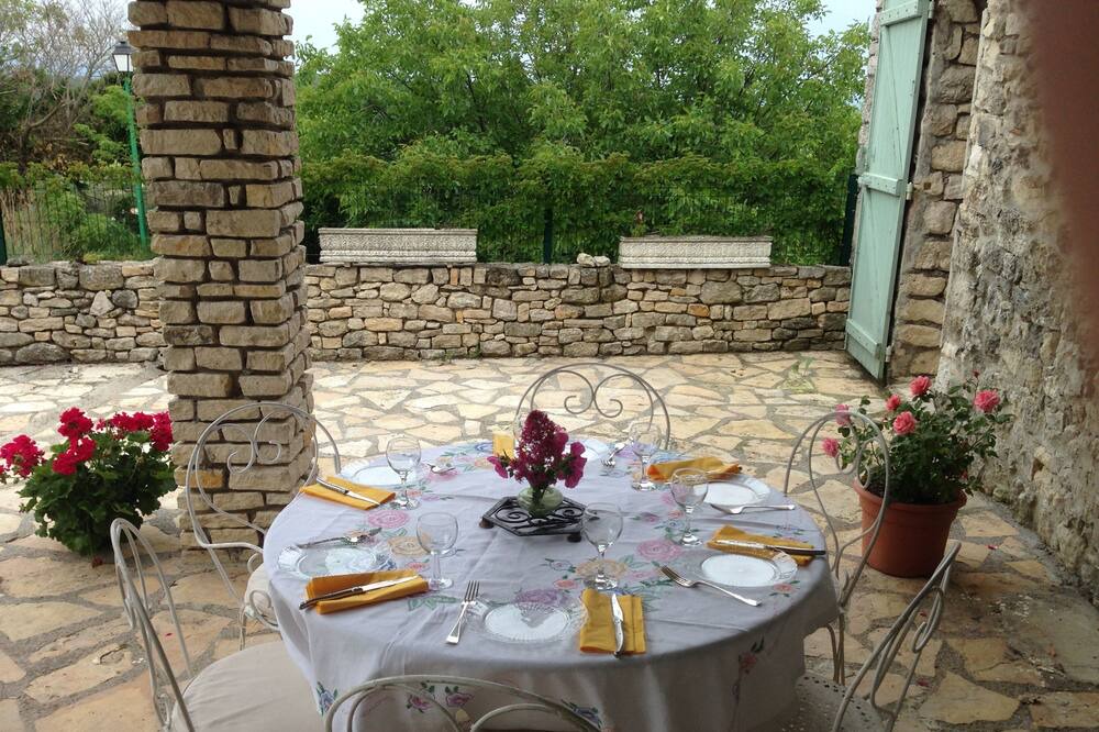 Photo of Outdoor in Saint-Michel-l'Observatoire