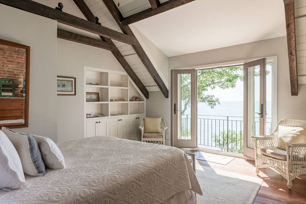 Photo of Bedroom in Point Abino
