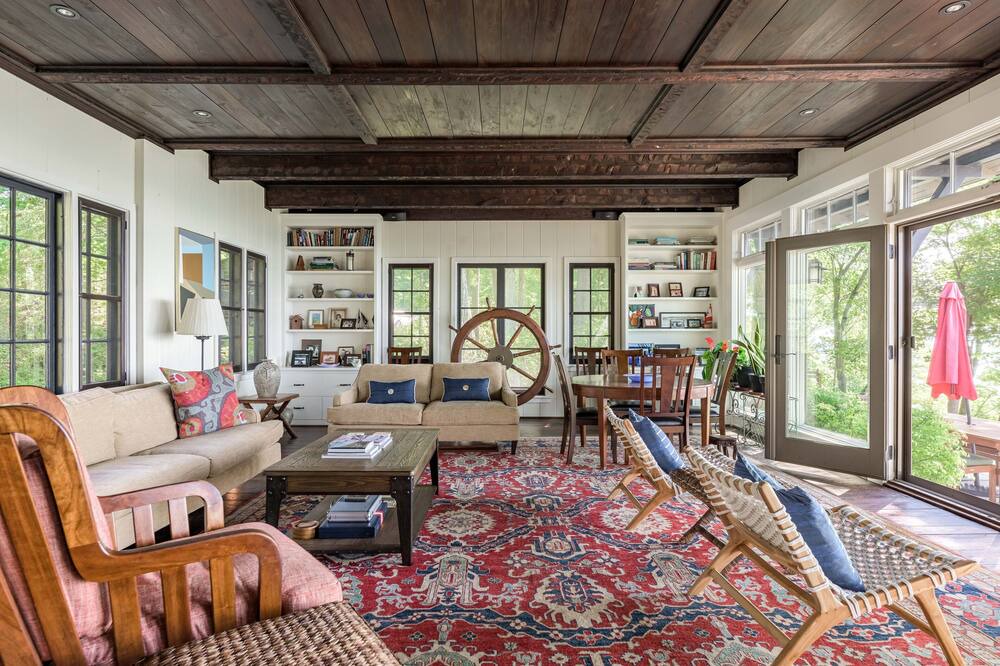 Photo of Livingroom in Point Abino