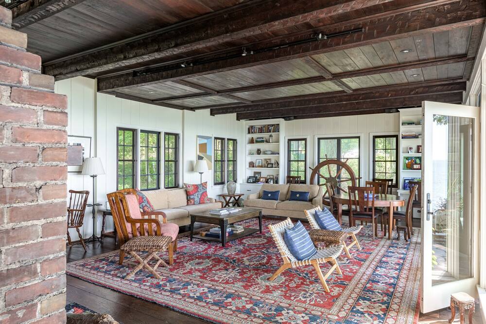 Photo of Livingroom in Point Abino