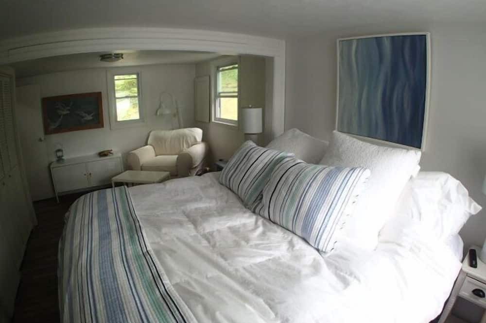 Photo of Bedroom in Saratoga Springs