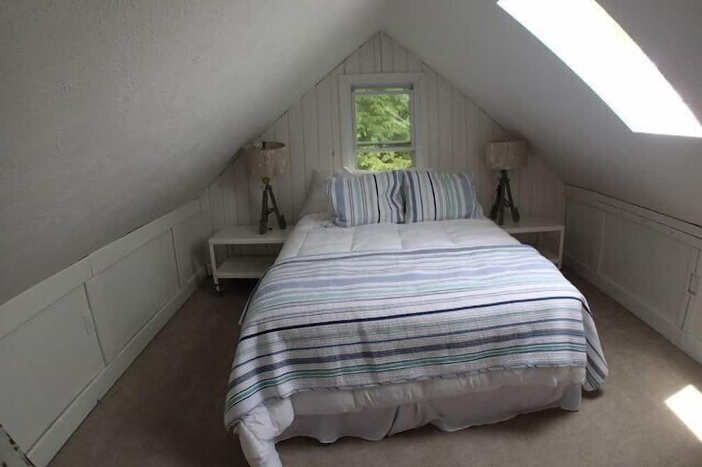 Photo of Bedroom in Saratoga Springs