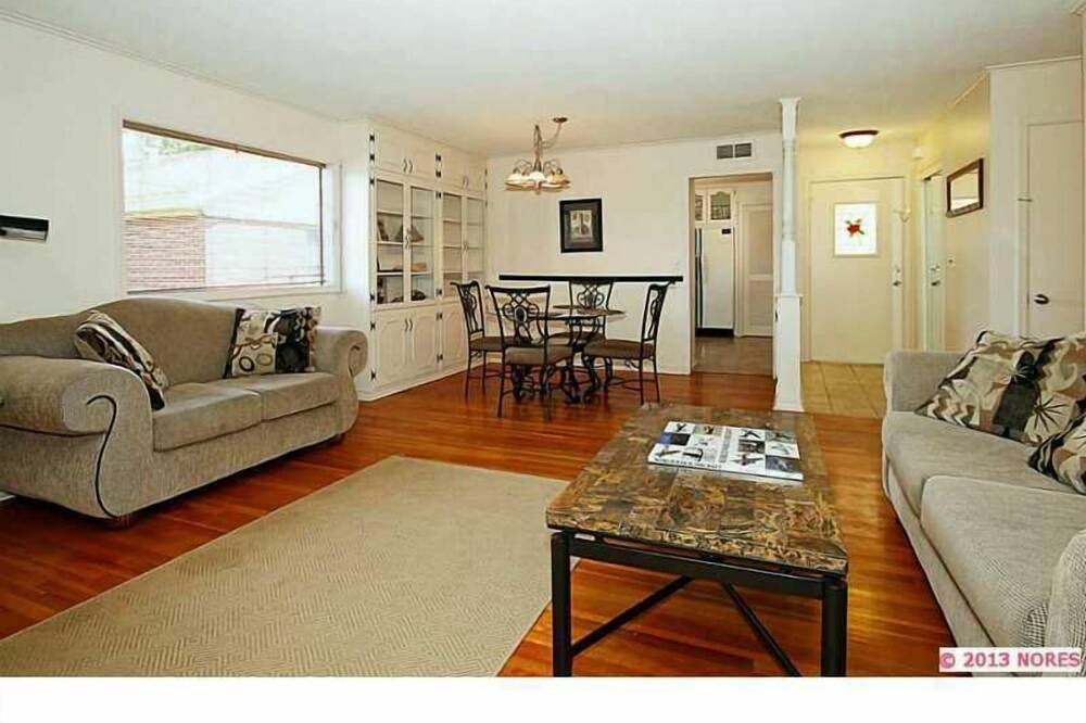 Photo of Livingroom in Tulsa