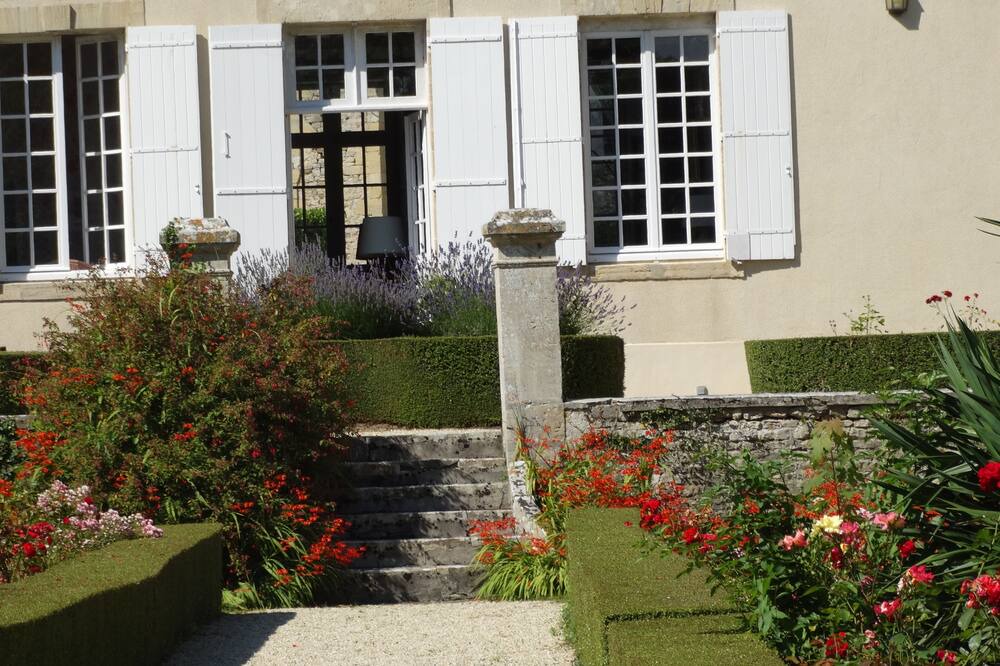 Photo of Others in Le Planet