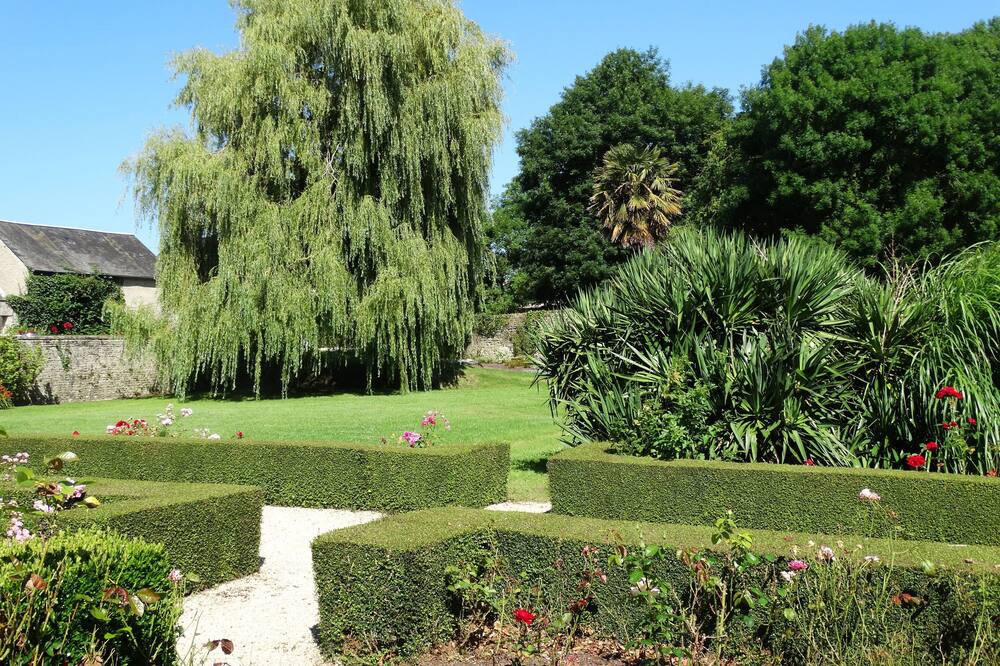 Photo of Others in Le Planet