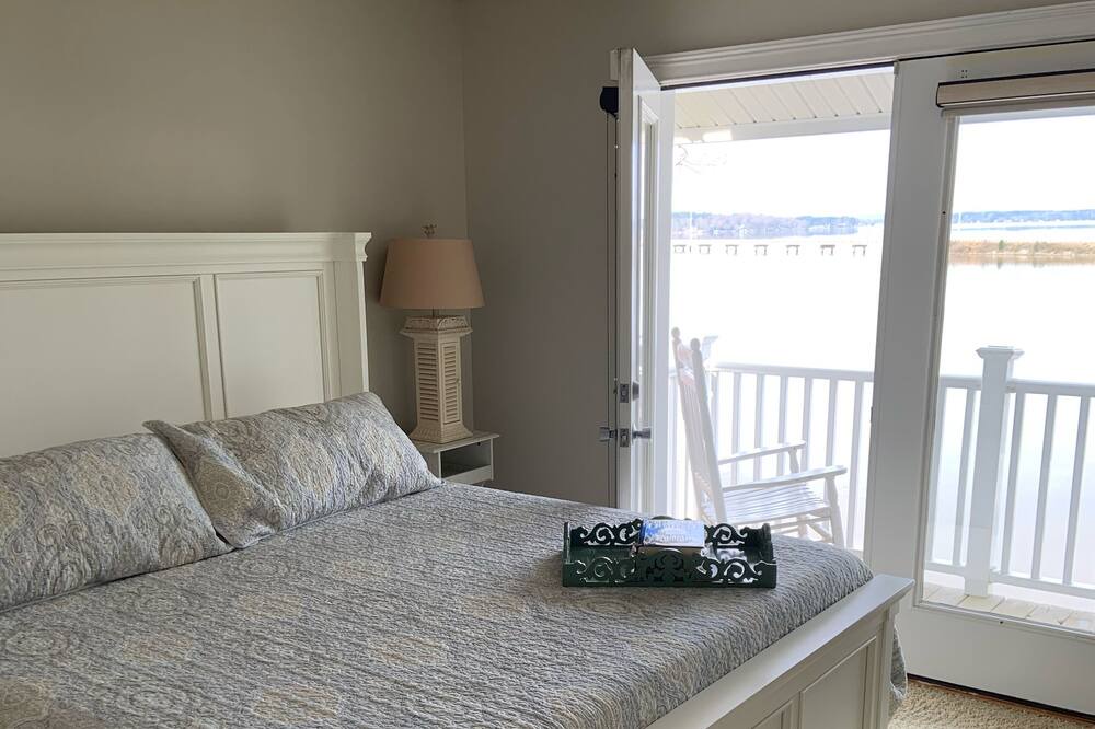 Photo of Patio Balcony in Whitby Cove