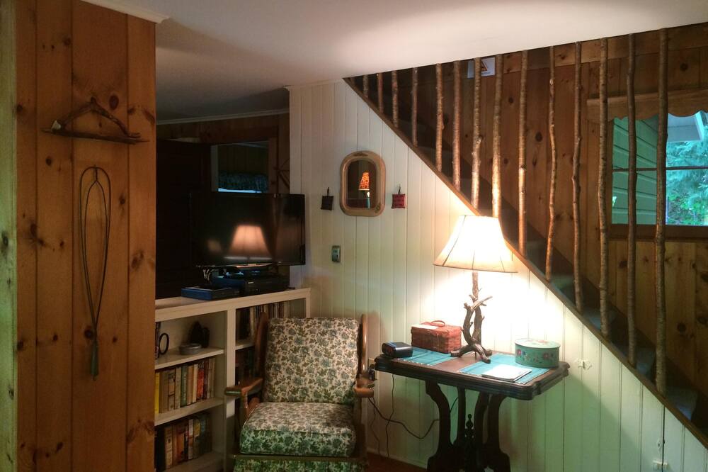 Photo of Bedroom in Inlet