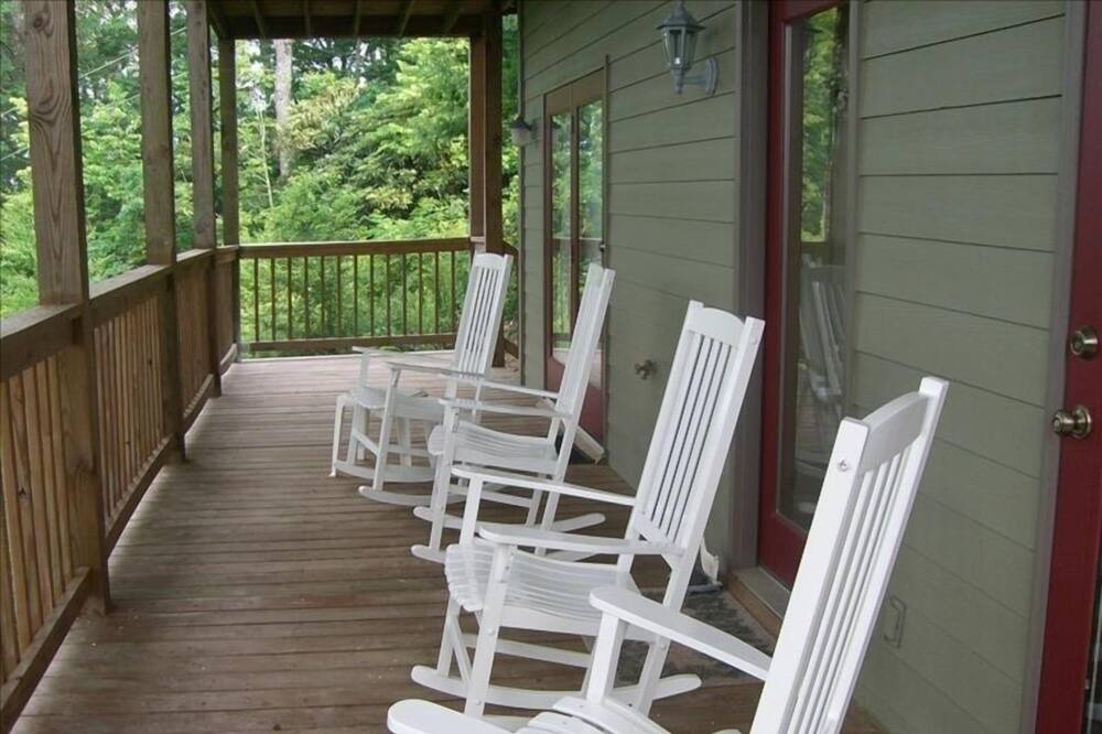 Photo of Others in Dillard