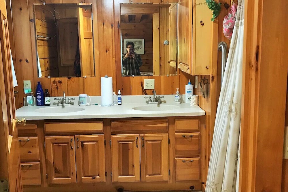 Photo of Others in Morgan