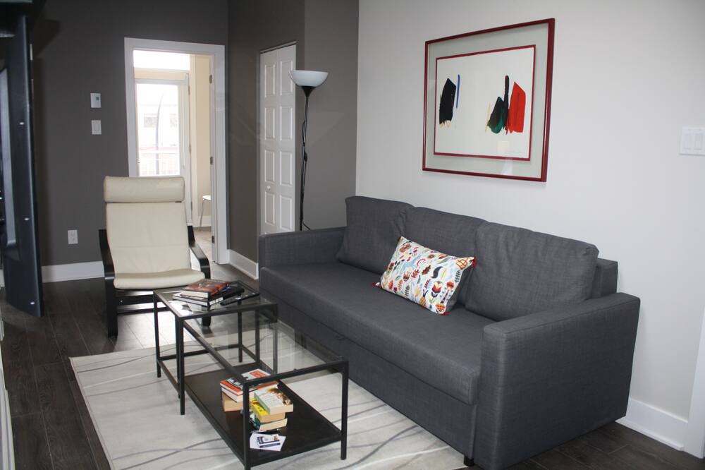 Photo of Livingroom in La Petite-Patrie