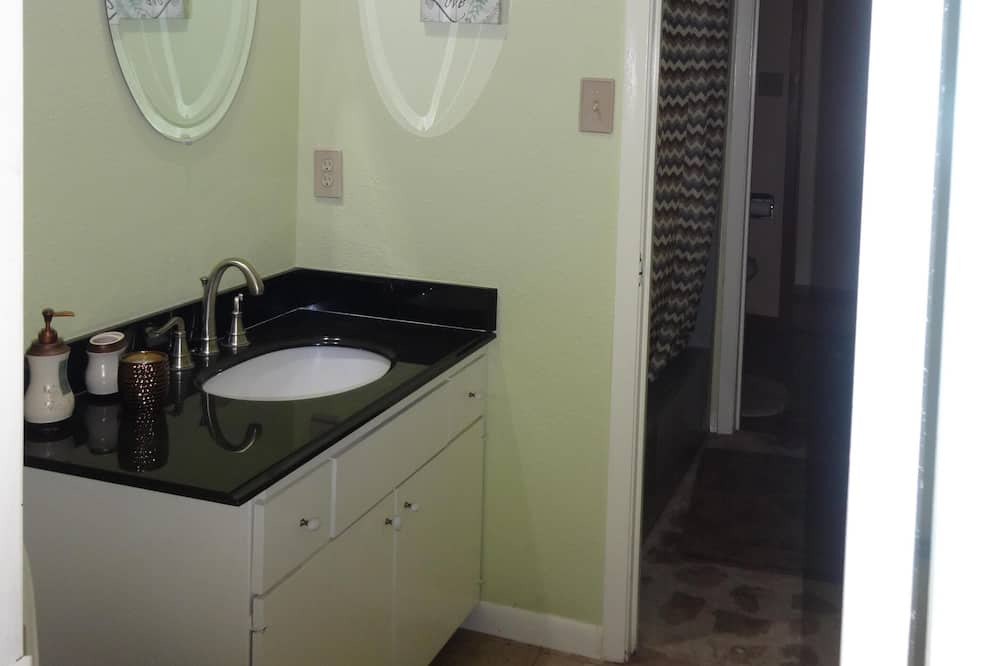 Photo of Bathroom in Brownwood