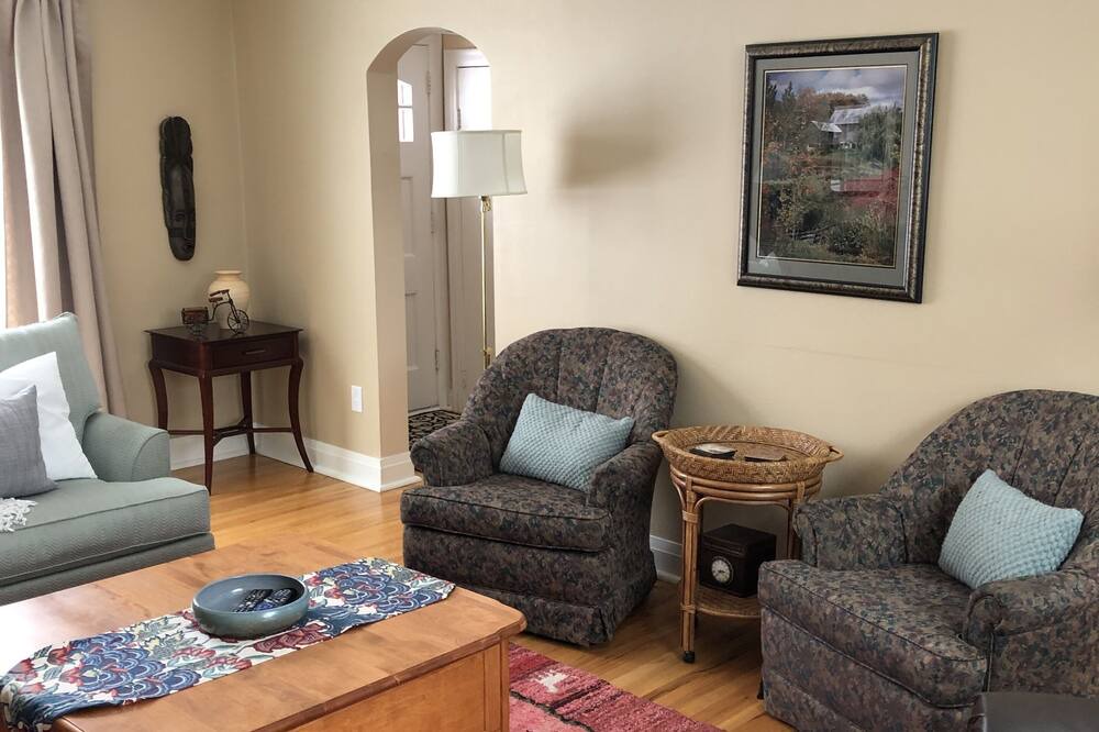 Photo of Bedroom in Dundas