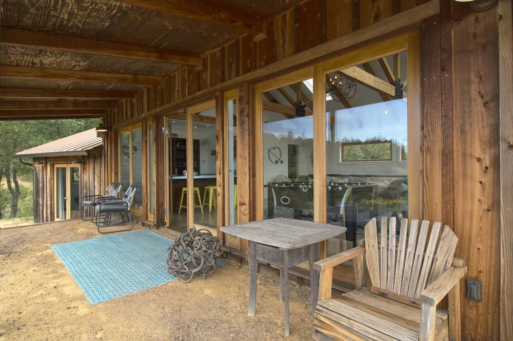 Photo of Patio Balcony in Anderson Valley