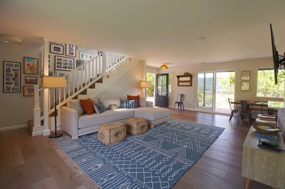 Photo of Bedroom in Anderson Valley