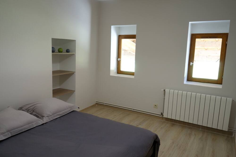 Photo of Bedroom in Baix