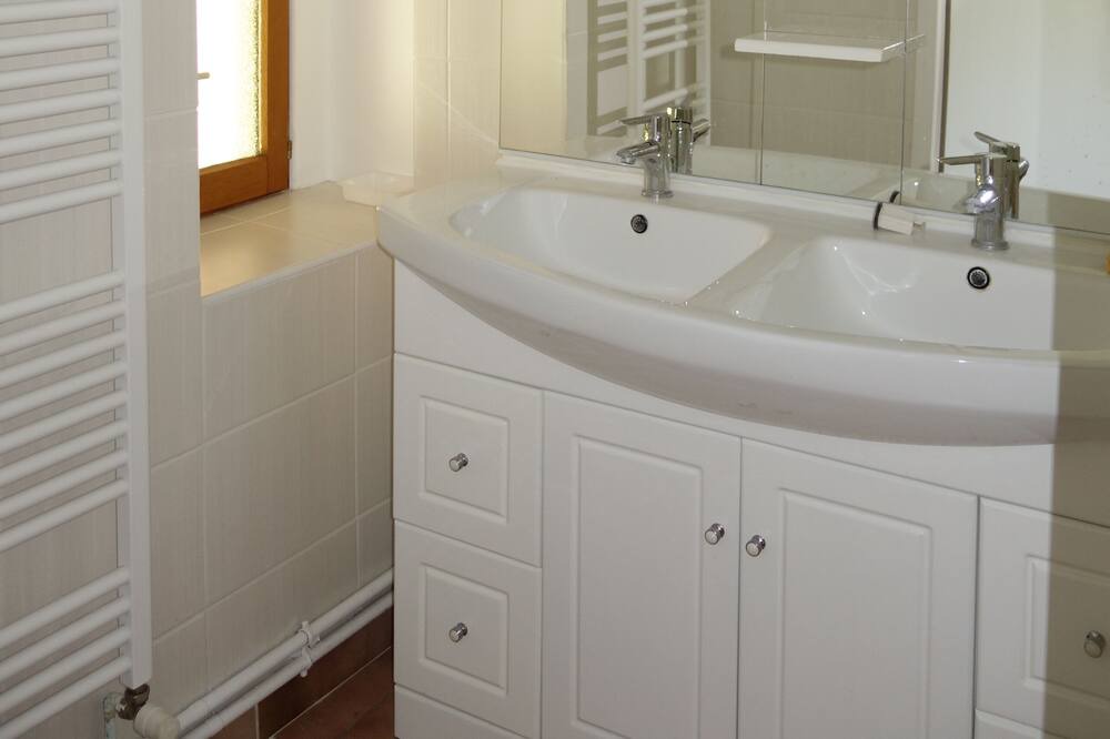 Photo of Bathroom in Baix