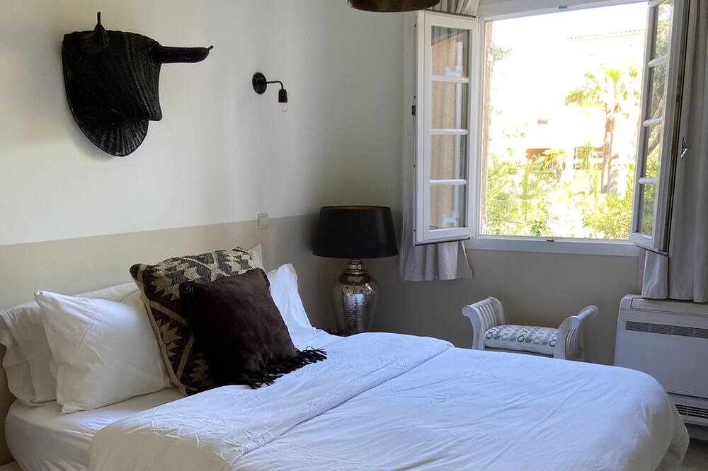 Photo of Bedroom in Saint-Tropez