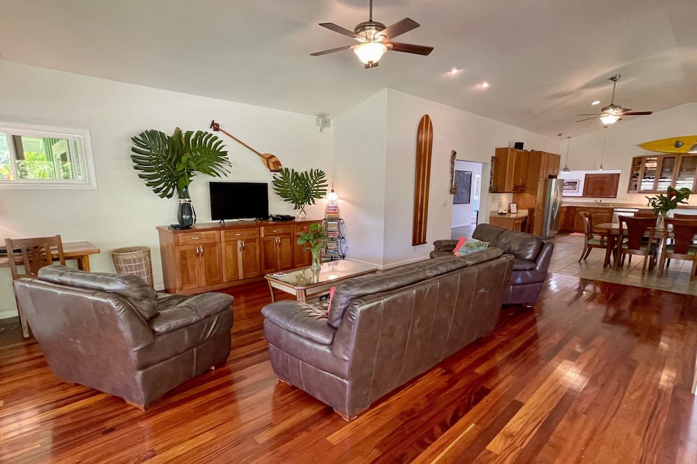 Photo of Livingroom in Pupukea