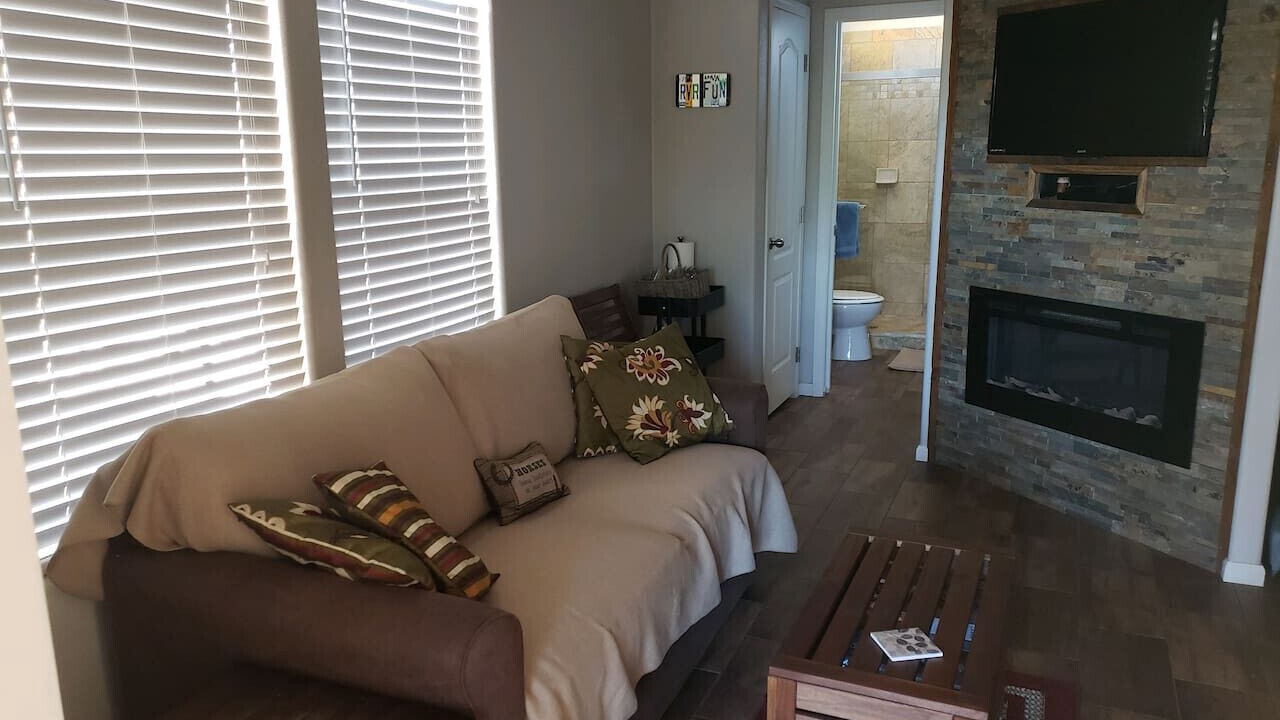 Photo of Livingroom in Parker Strip