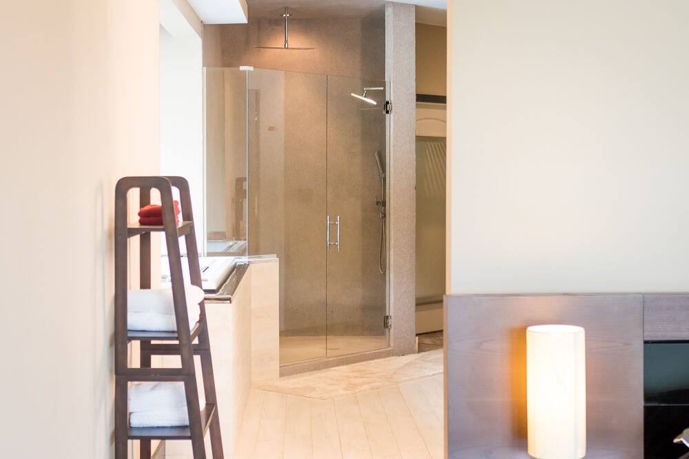 Photo of Bathroom in Washington