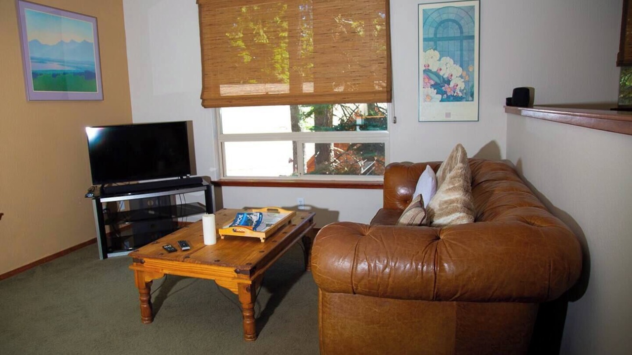 Photo of Livingroom in Kingswood Estates